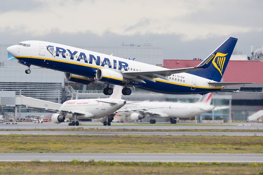 ryanair 737 cabin